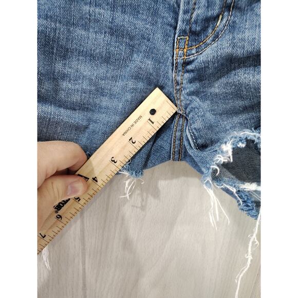 Women's American Eagle Favorite Boyfriend Cutoff Short Shorts Daisy Dukes Size 4 - Picture 8 of 9